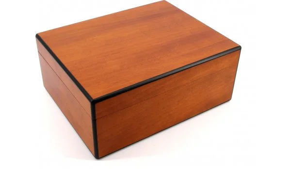 Savoy by Ashton Humidor Birnenholz Medium Basic Edition